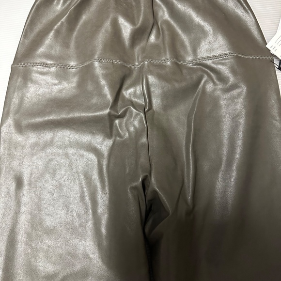 Legging Wilfred Free Aritzia - Picture 2 of 8